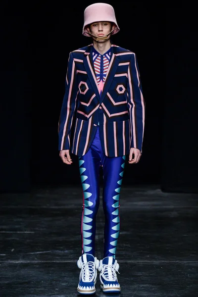 Look 12